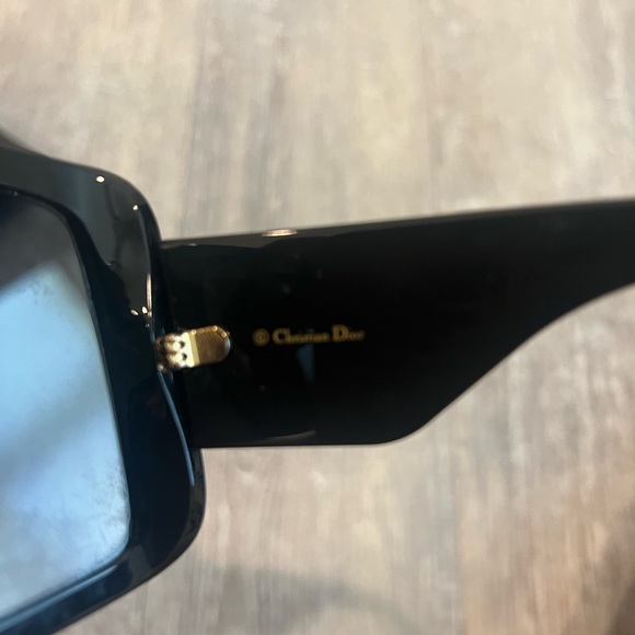 Worn once. Has a small scratch that’s pictured on the frame - Picture 4 of 7